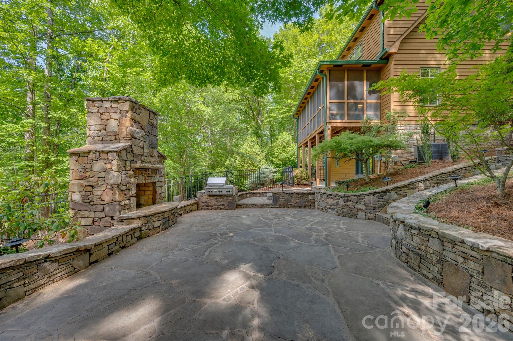 512 Indian Forest Drive — Bostic
