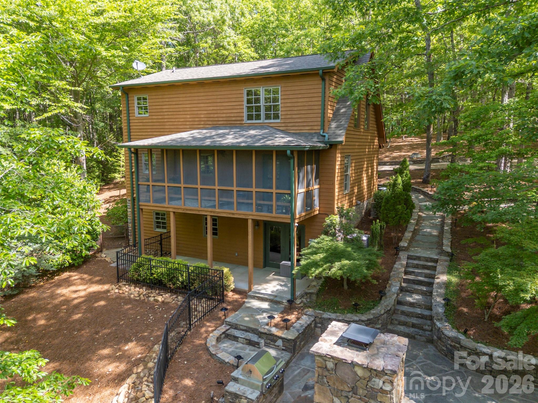 512 Indian Forest Drive — Bostic