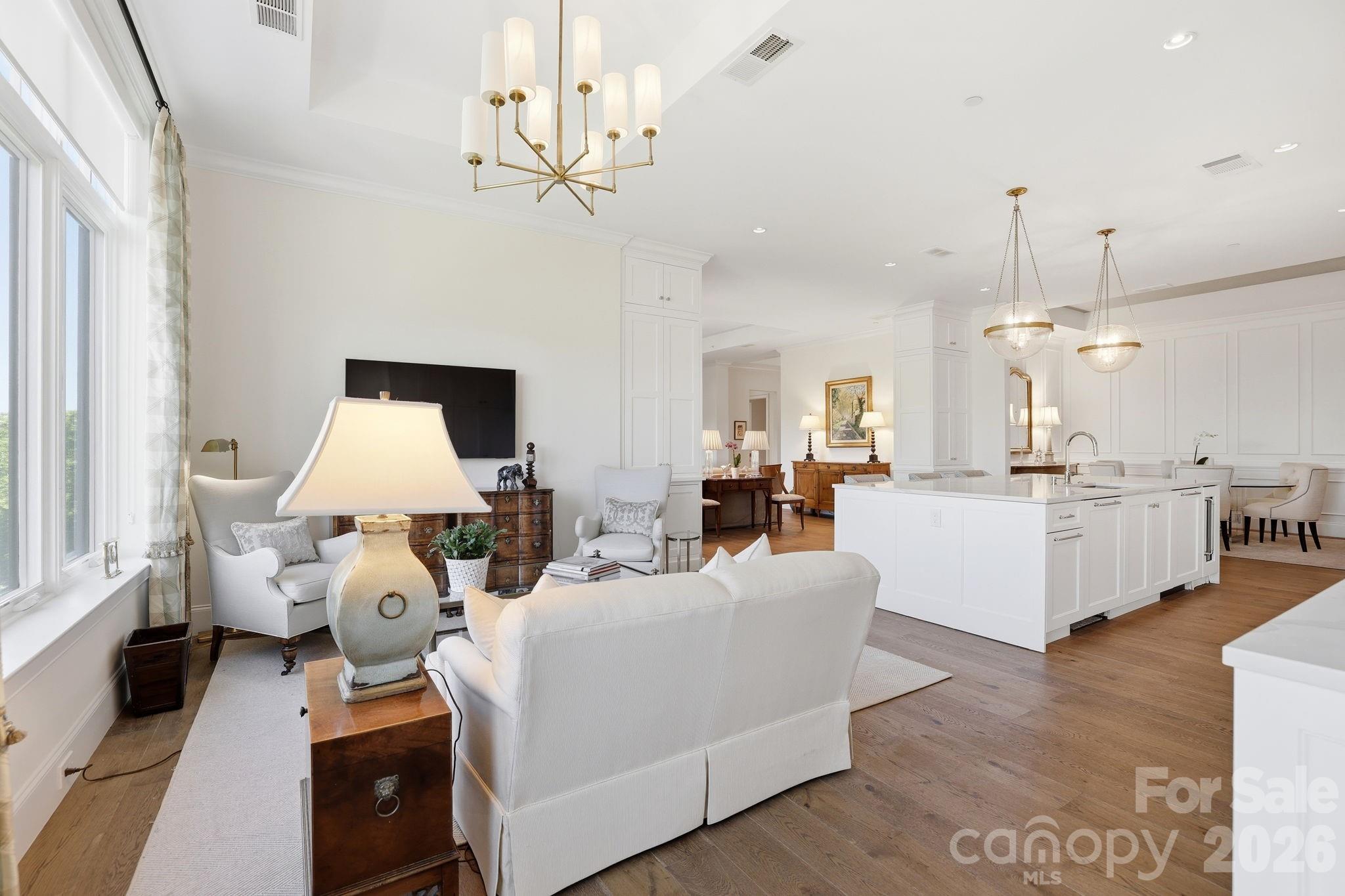130 Cherokee Road #503 — Charlotte