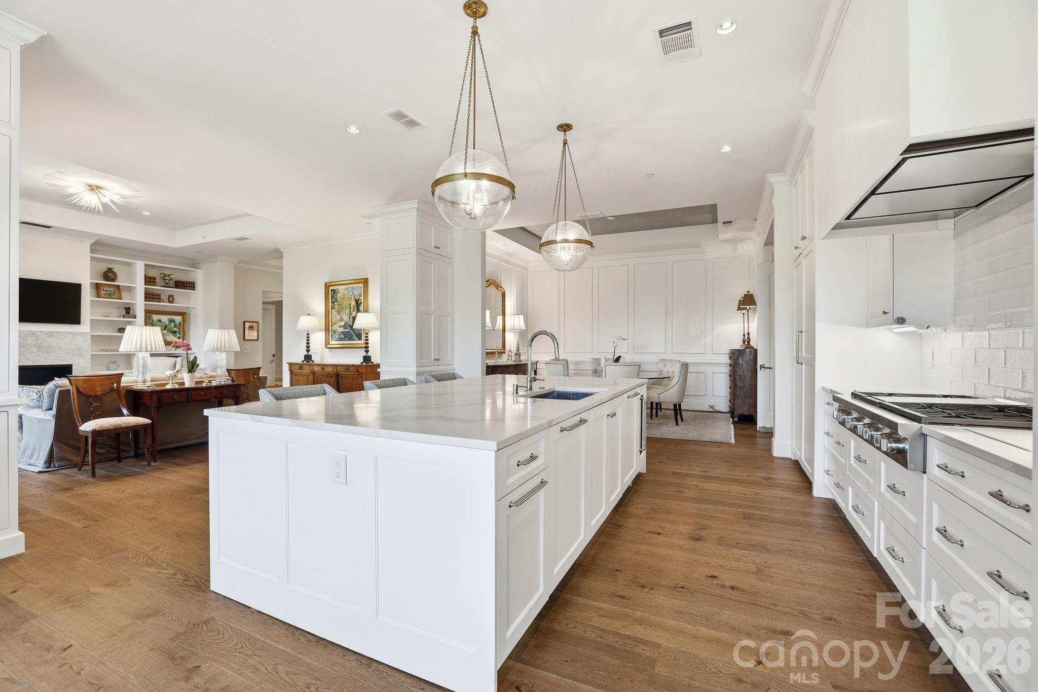 130 Cherokee Road #503 — Charlotte