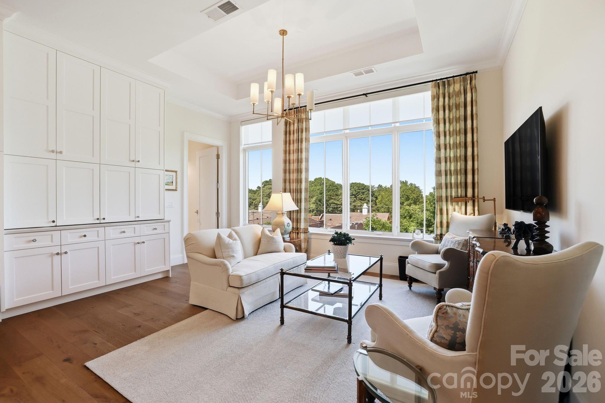 130 Cherokee Road #503 — Charlotte