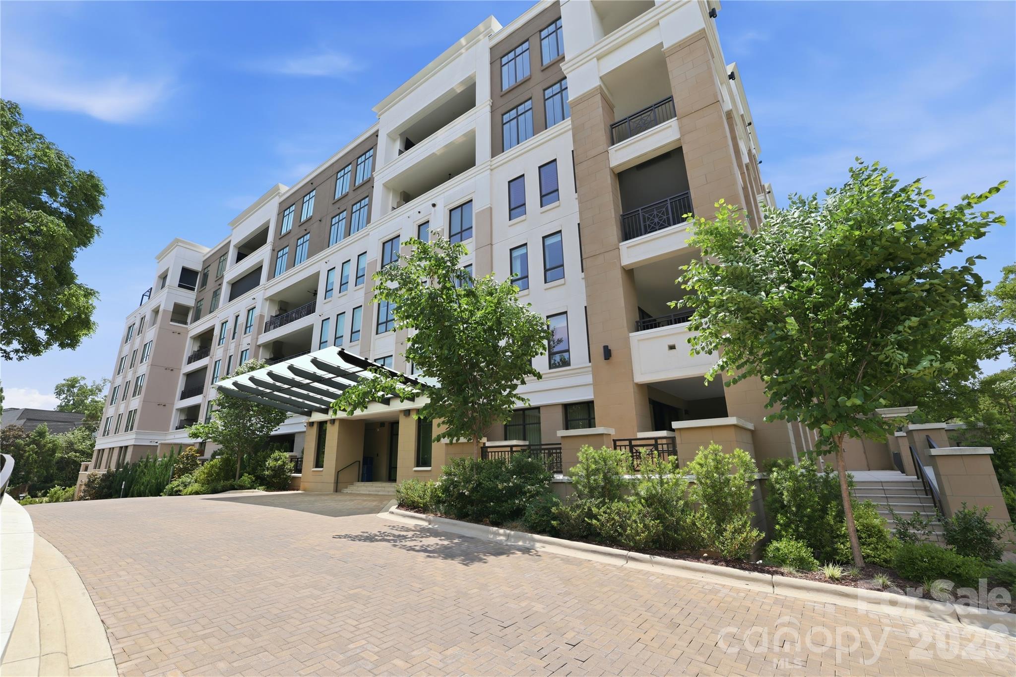 130 Cherokee Road #503 — Charlotte