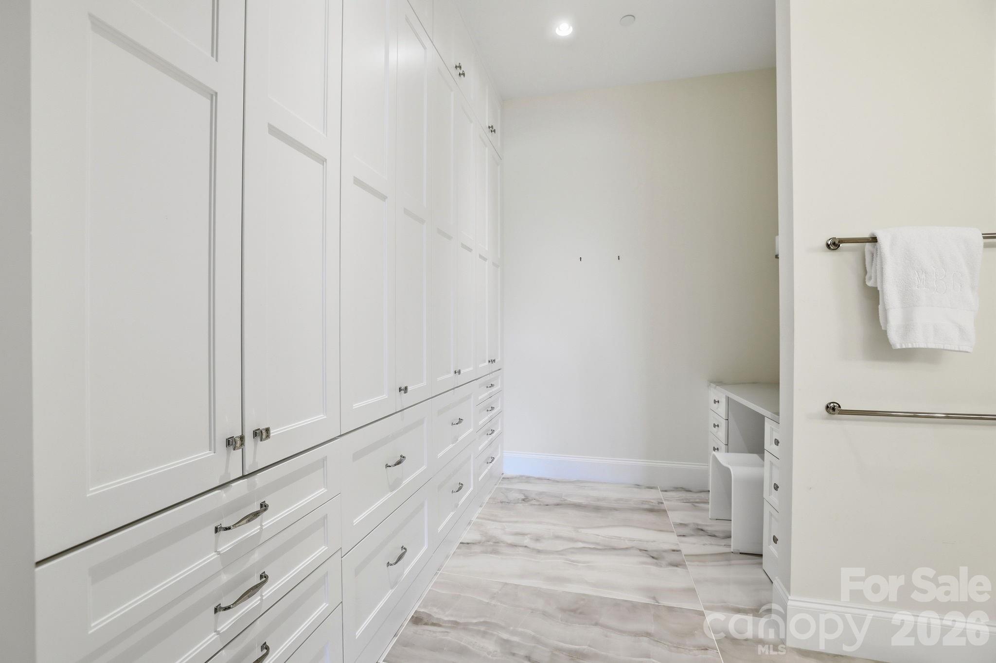 130 Cherokee Road #503 — Charlotte