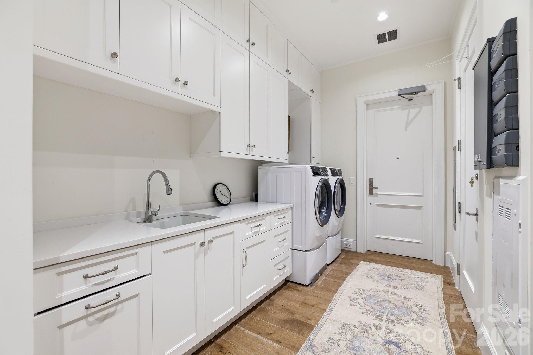 130 Cherokee Road #503 — Charlotte