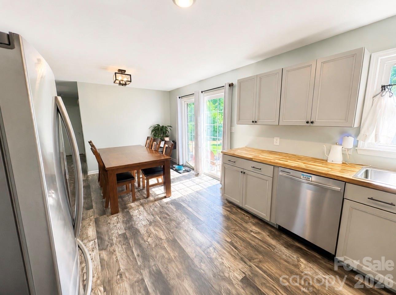 3500 Alta Vista Way — Morganton