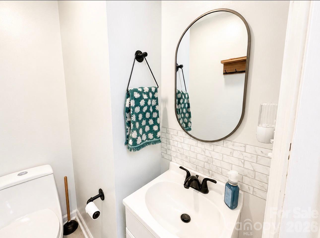 3500 Alta Vista Way — Morganton