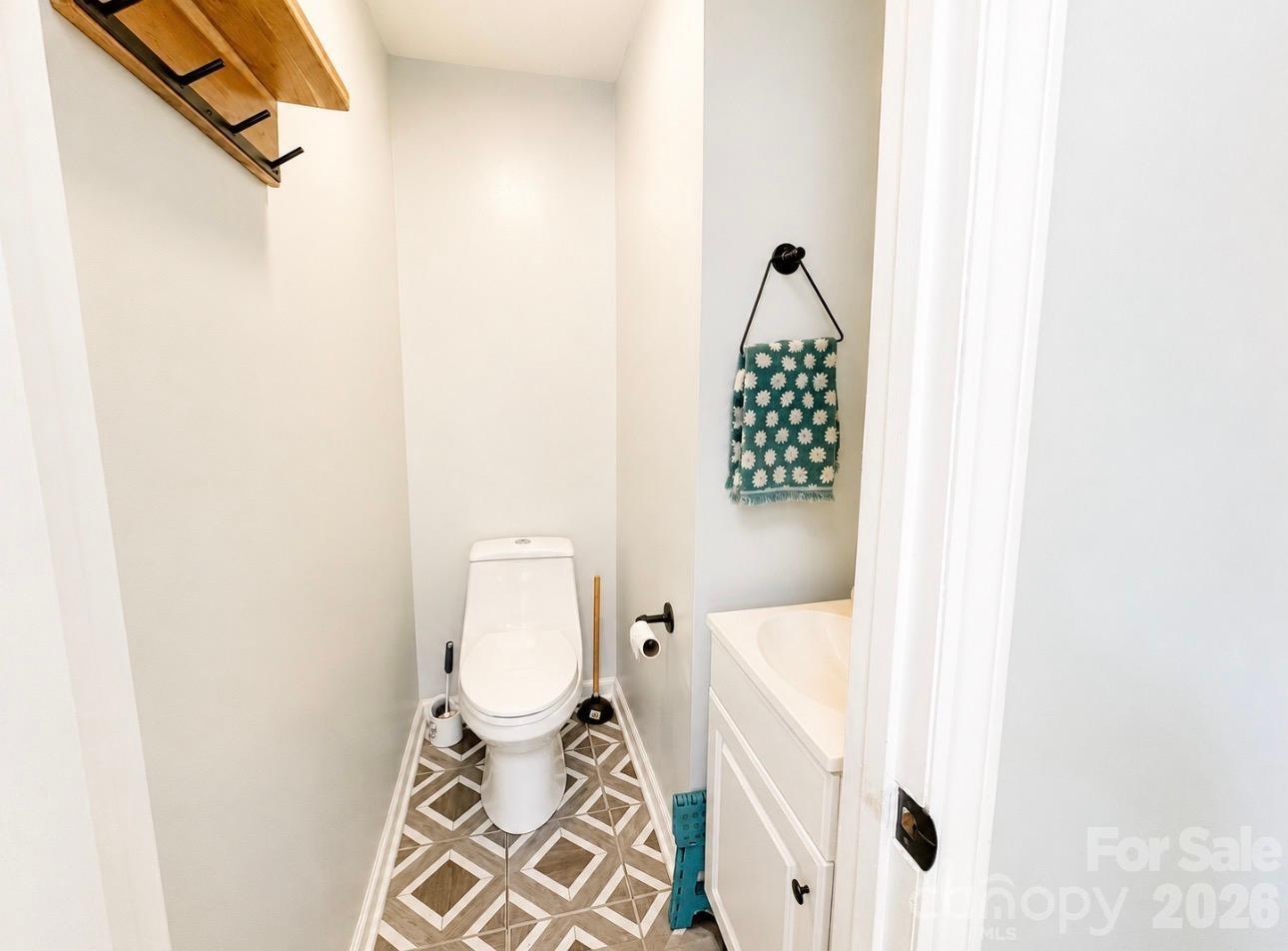3500 Alta Vista Way — Morganton