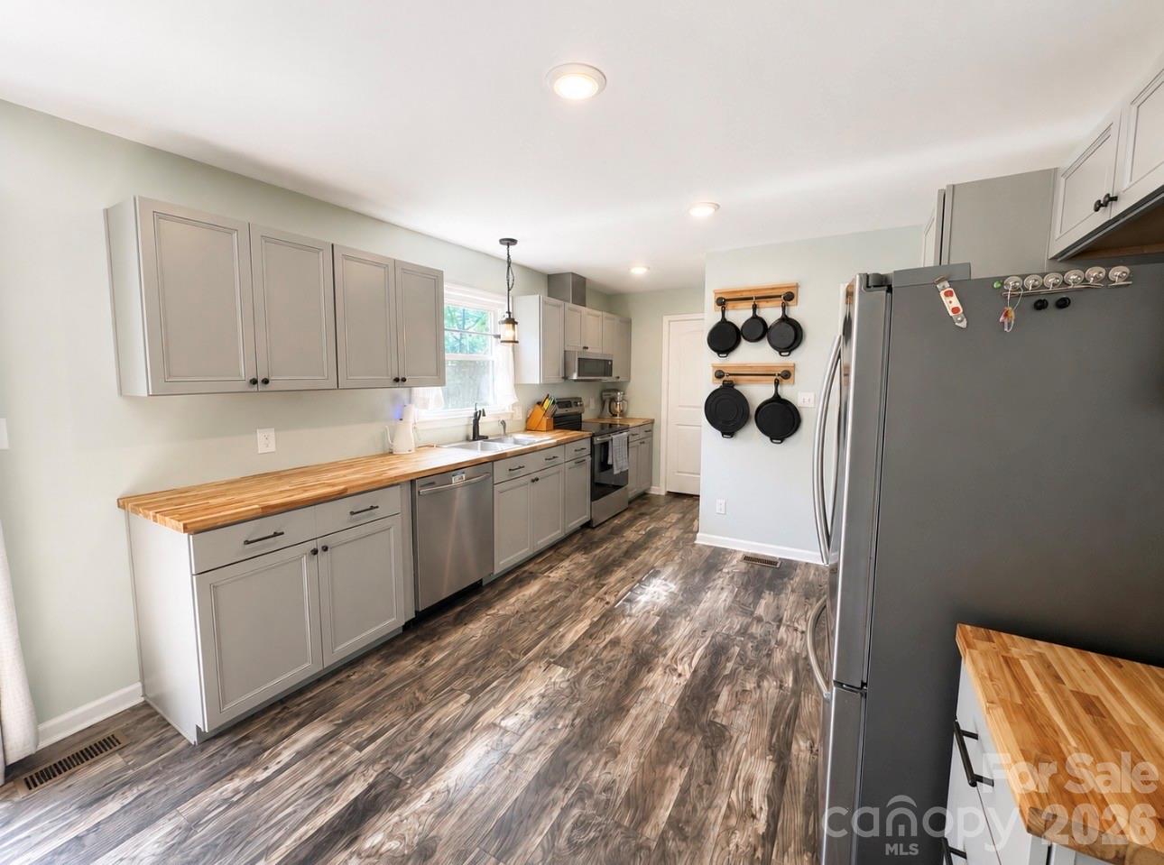 3500 Alta Vista Way — Morganton