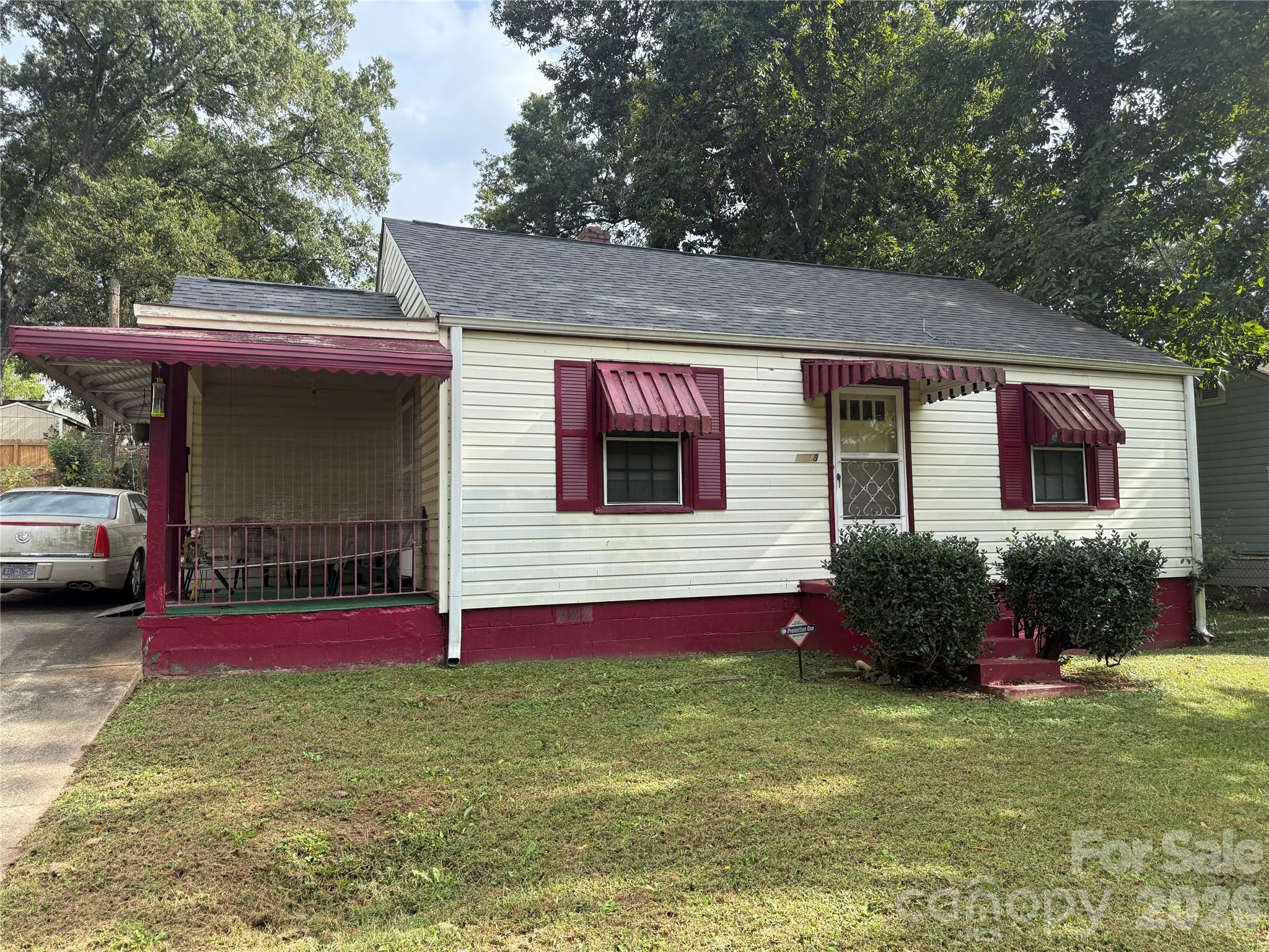 2618 Roslyn Avenue — Charlotte