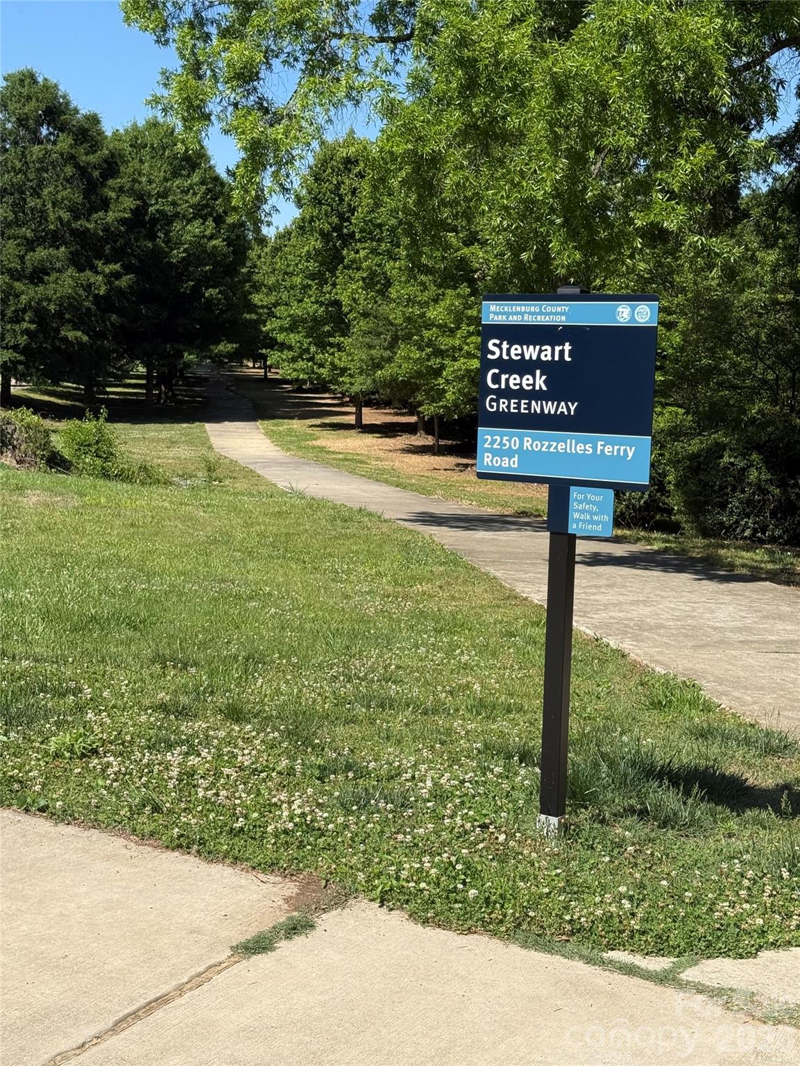 2618 Roslyn Avenue — Charlotte