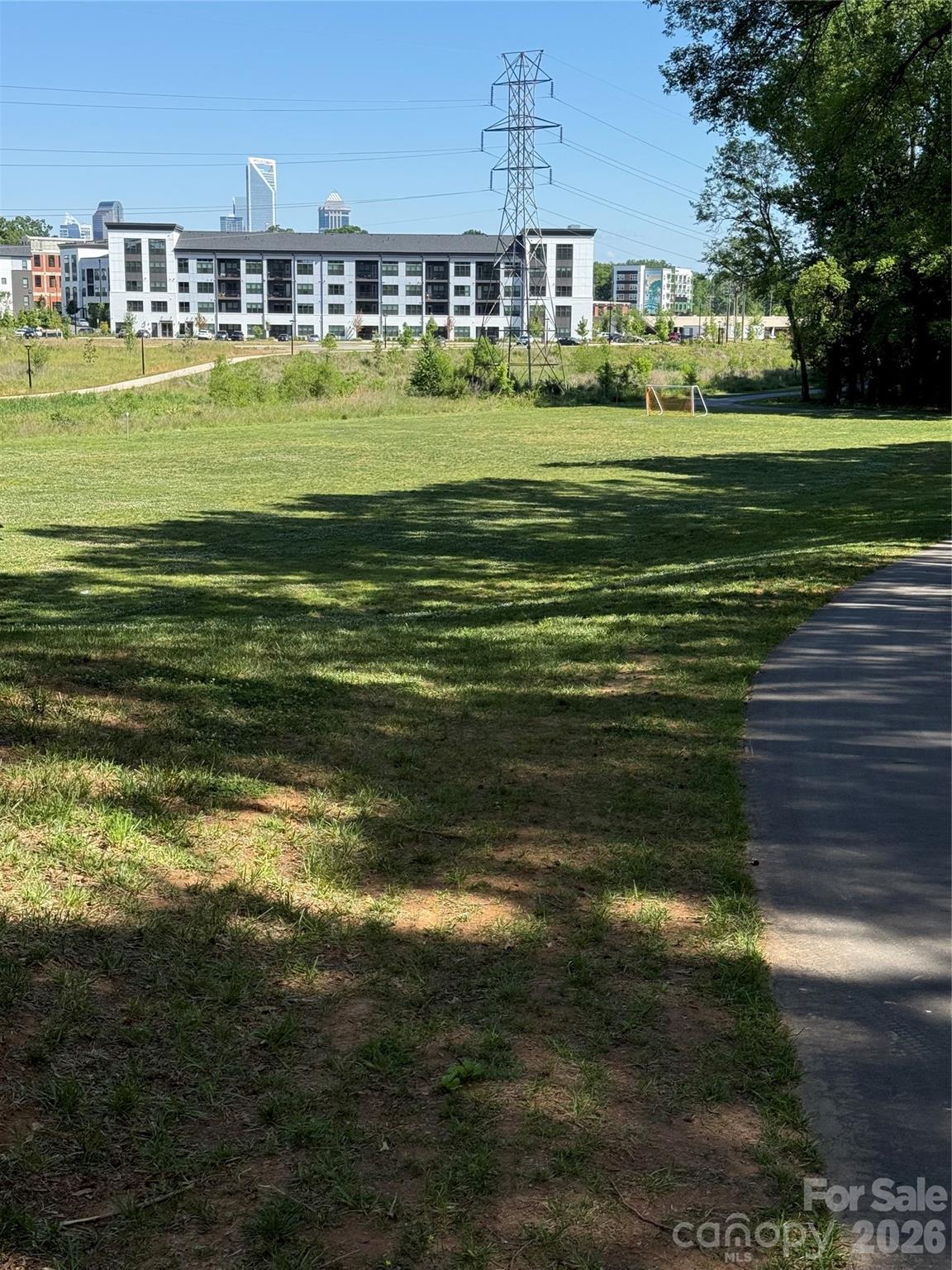 2618 Roslyn Avenue — Charlotte