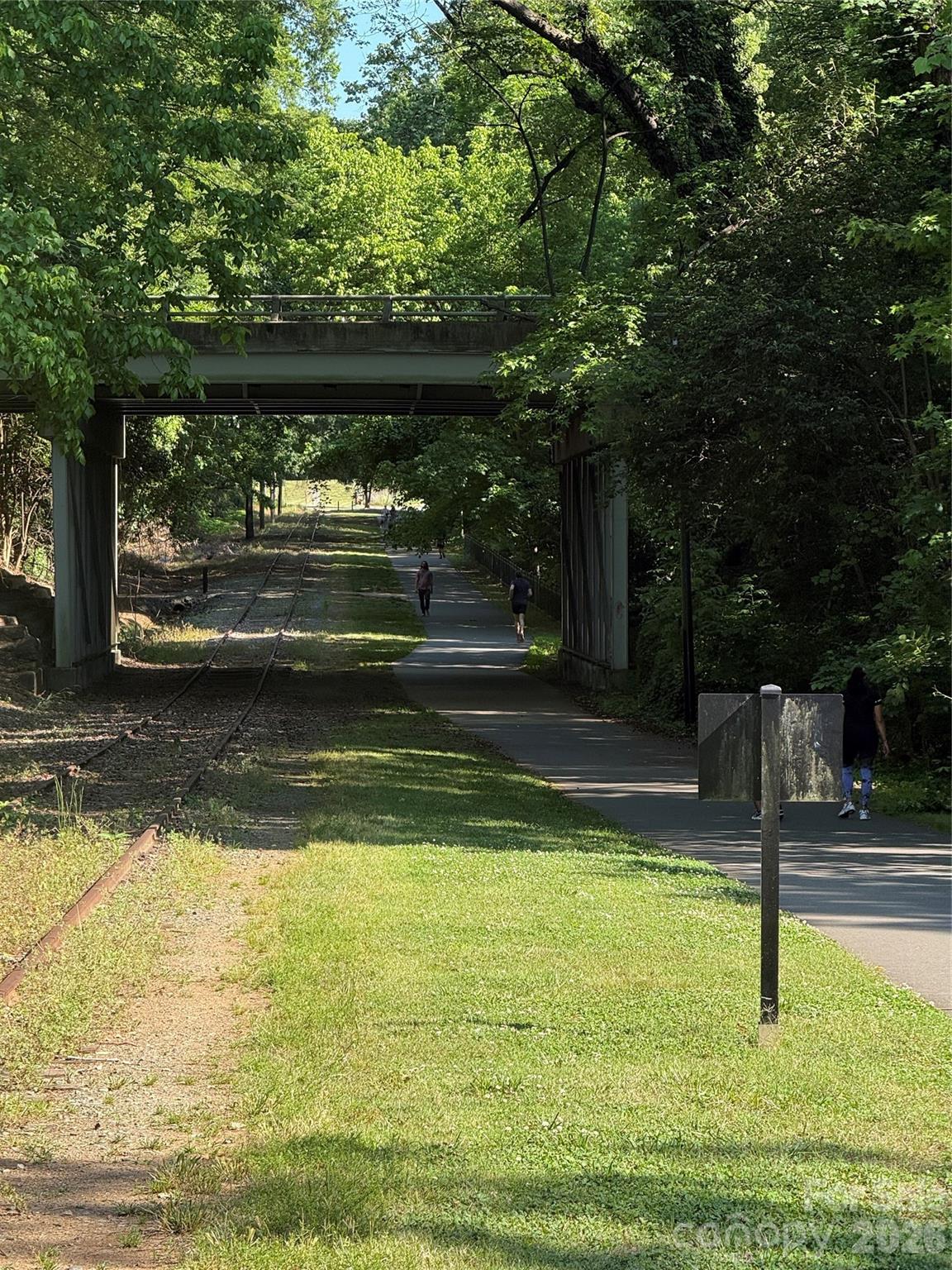 2618 Roslyn Avenue — Charlotte