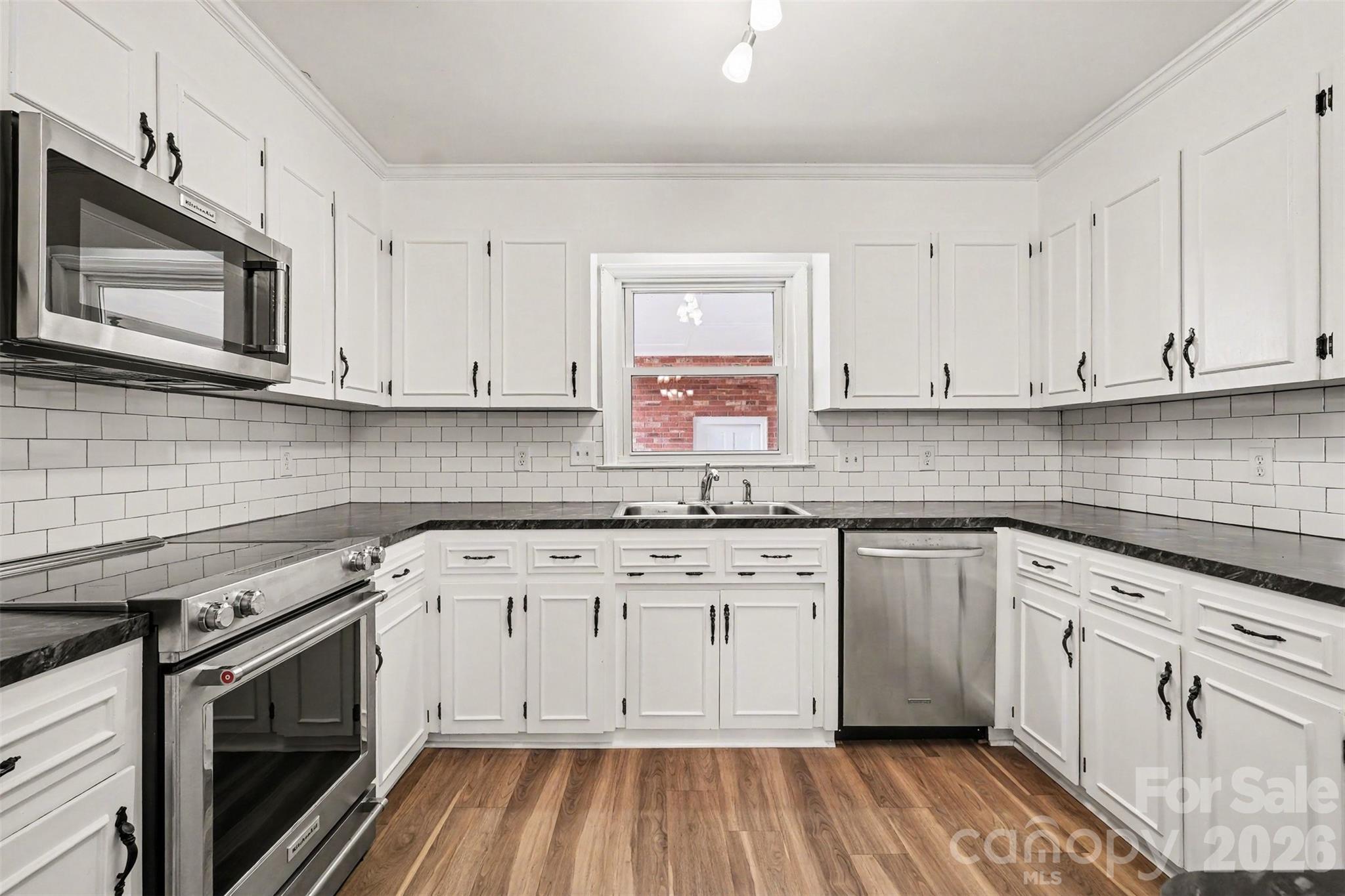16924 Knoxwood Drive — Huntersville