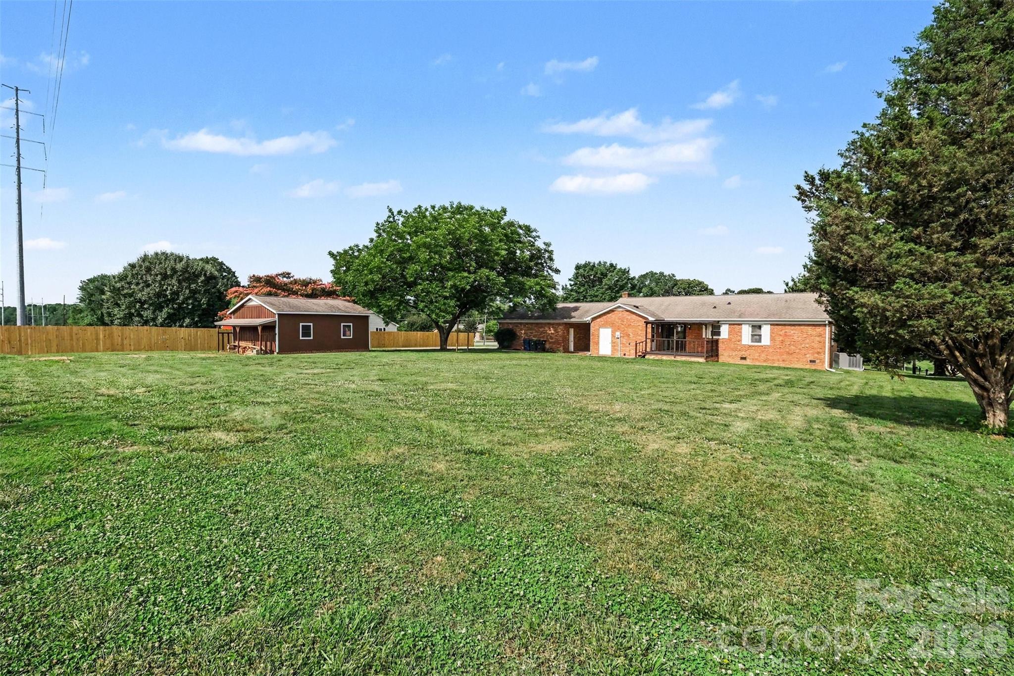 16924 Knoxwood Drive — Huntersville