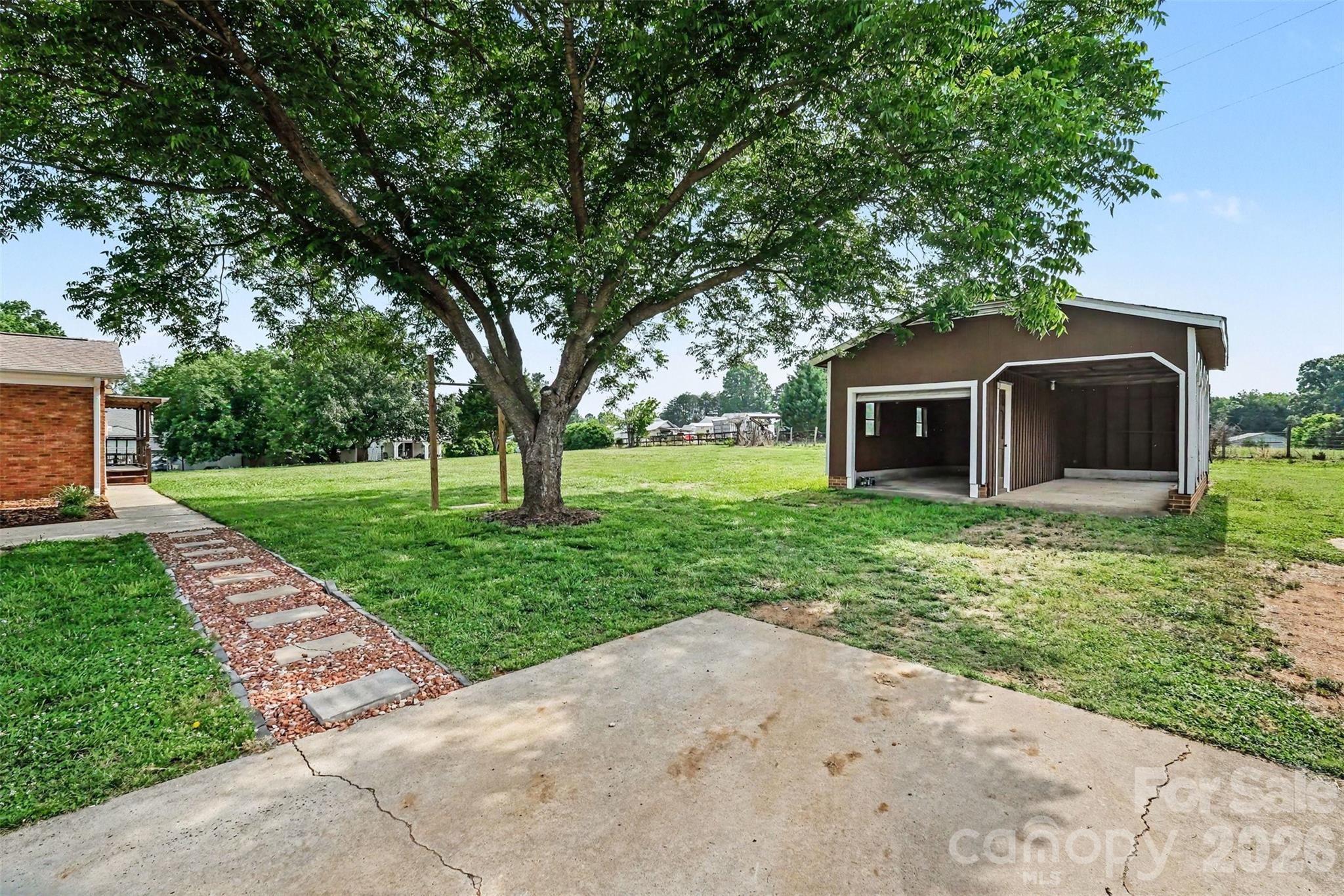 16924 Knoxwood Drive — Huntersville