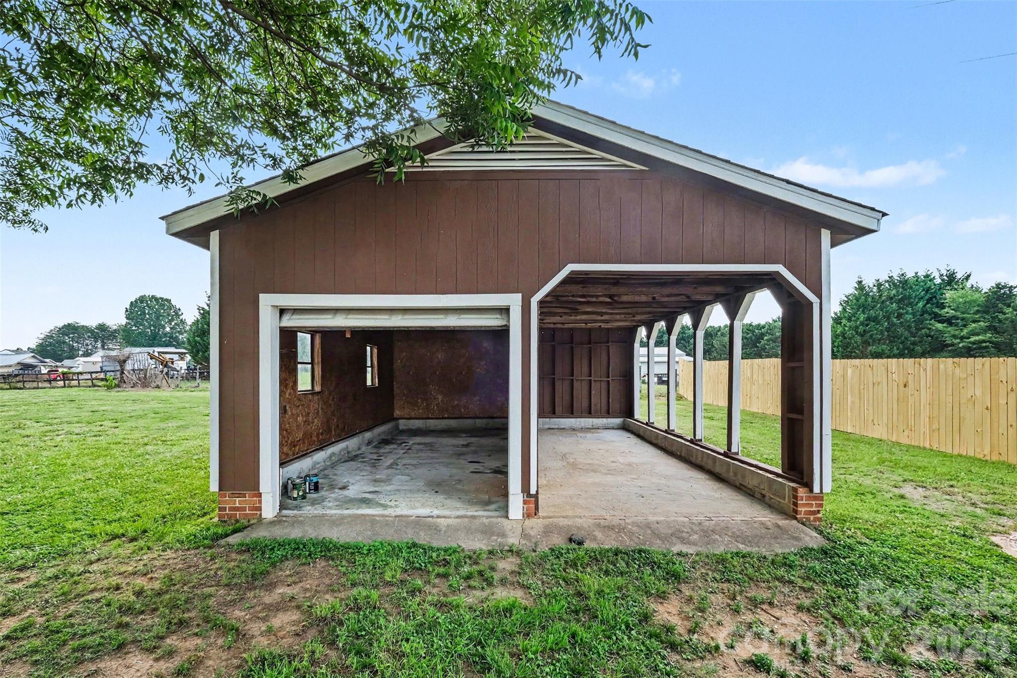16924 Knoxwood Drive — Huntersville