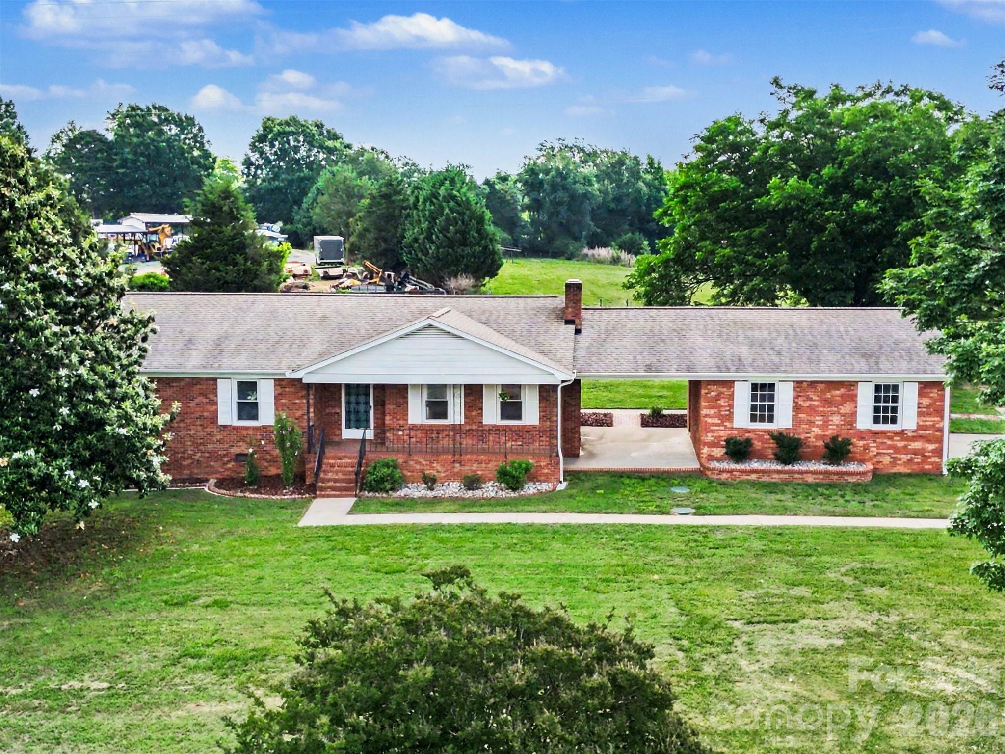 16924 Knoxwood Drive — Huntersville