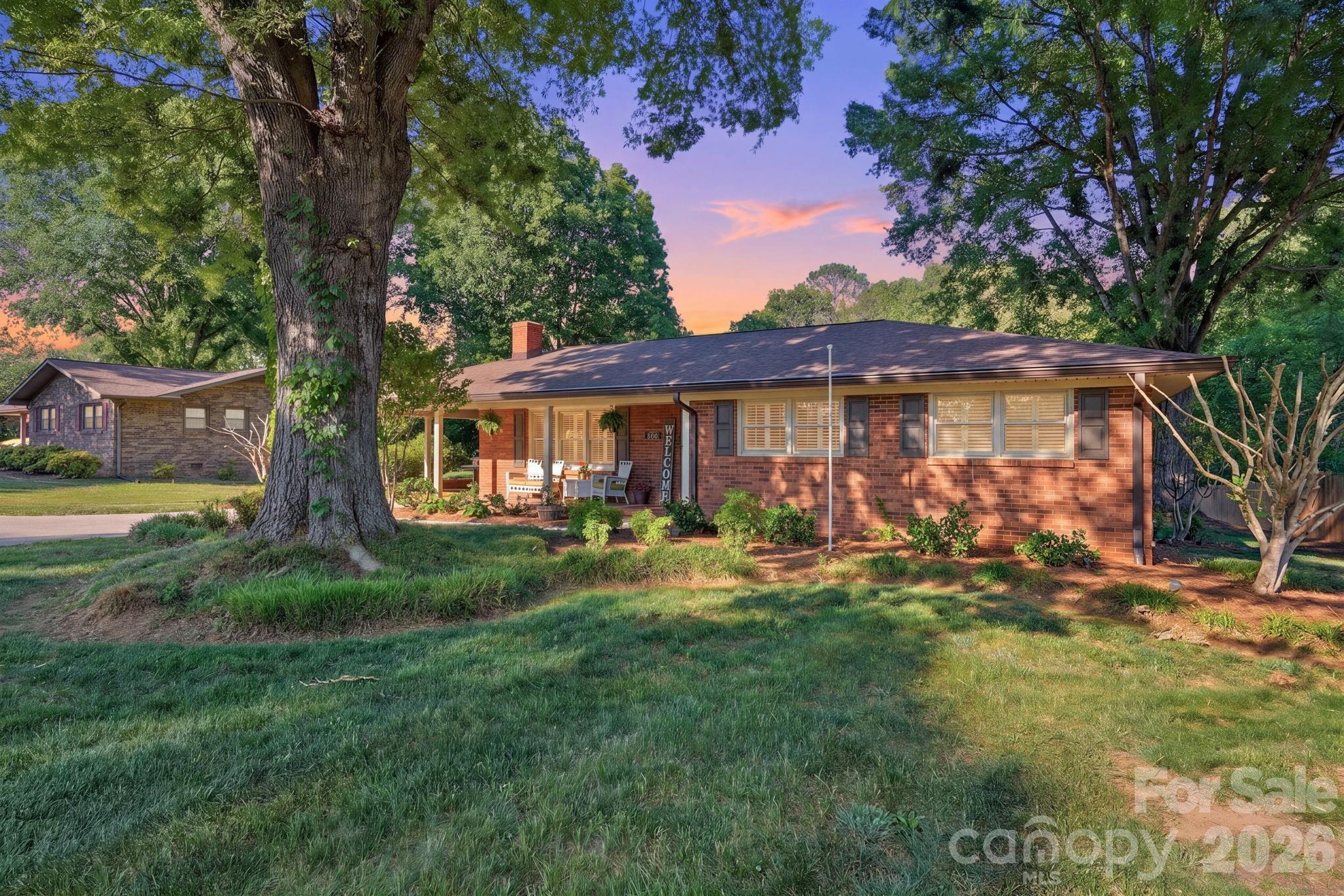 1556 Nottingham Drive — Newton