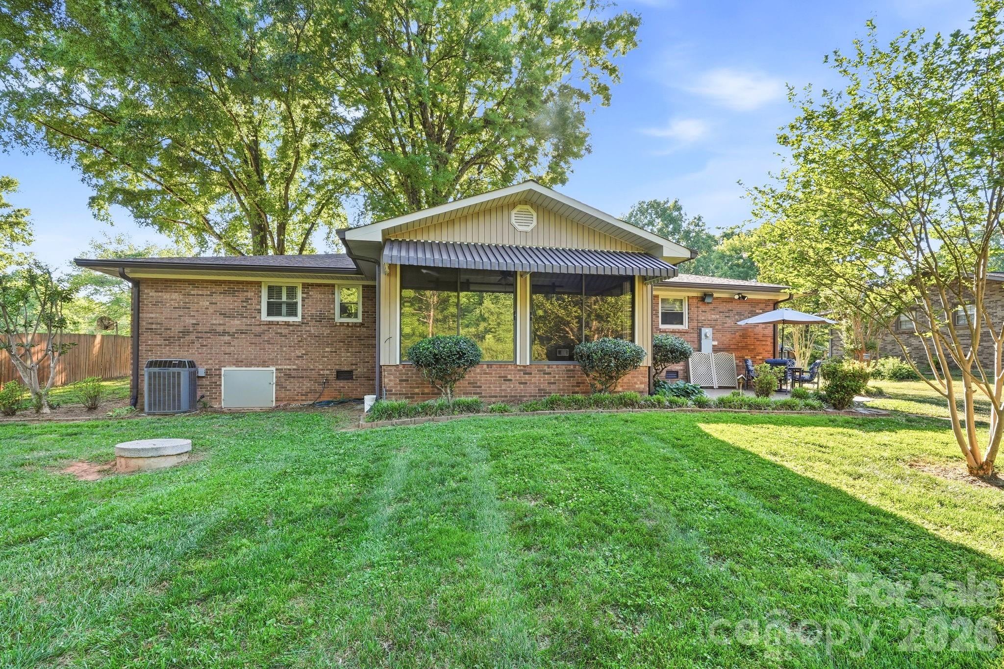 1556 Nottingham Drive — Newton