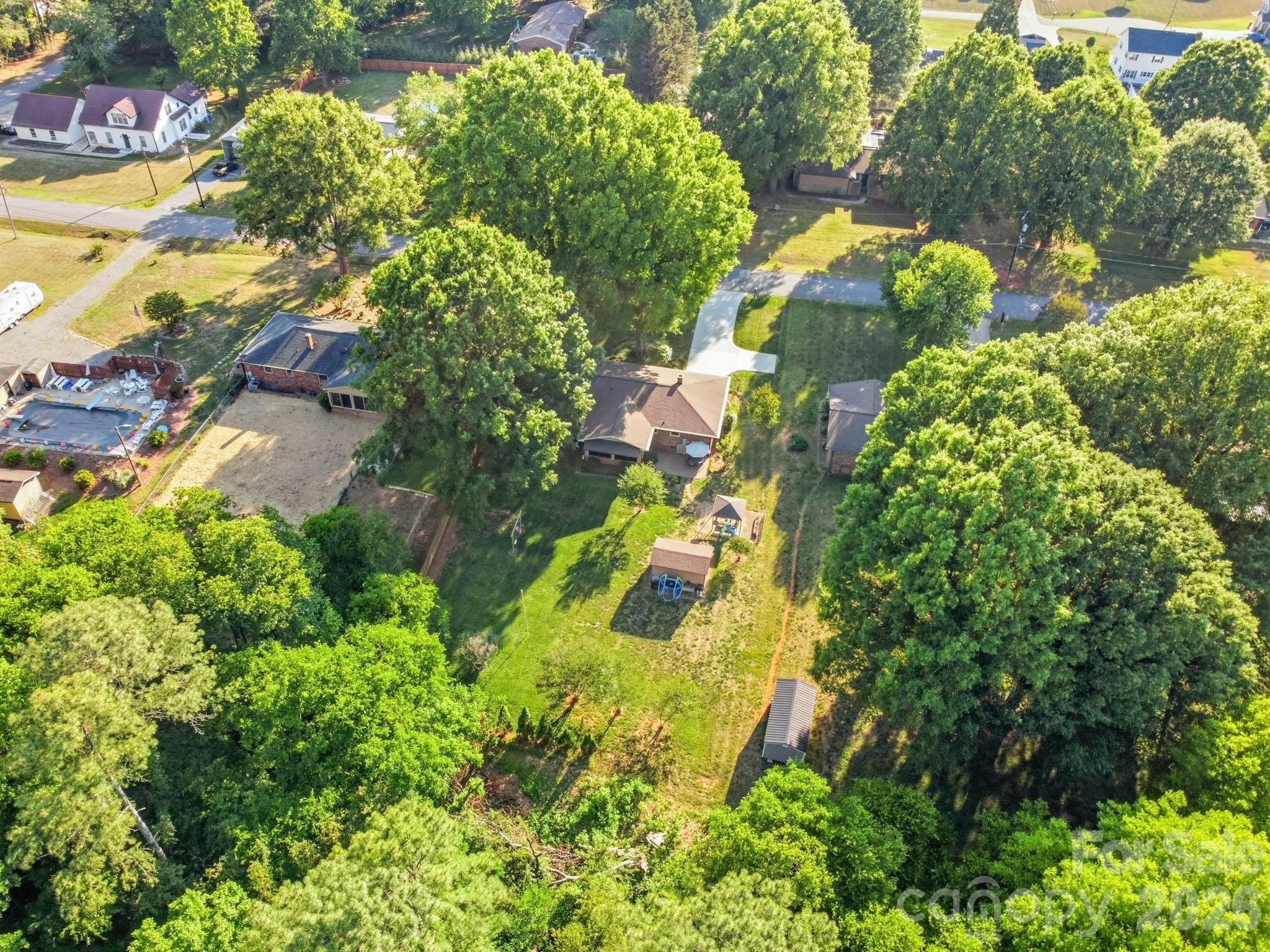 1556 Nottingham Drive — Newton