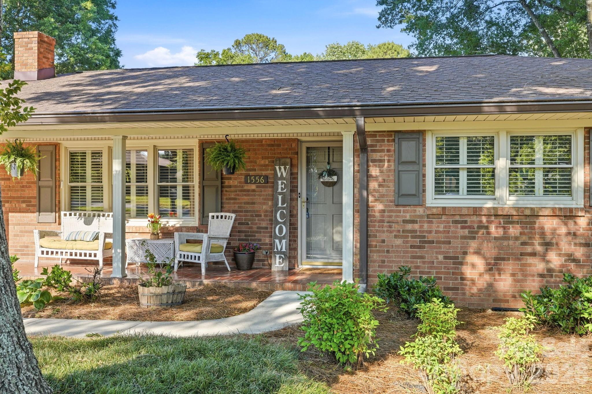1556 Nottingham Drive — Newton