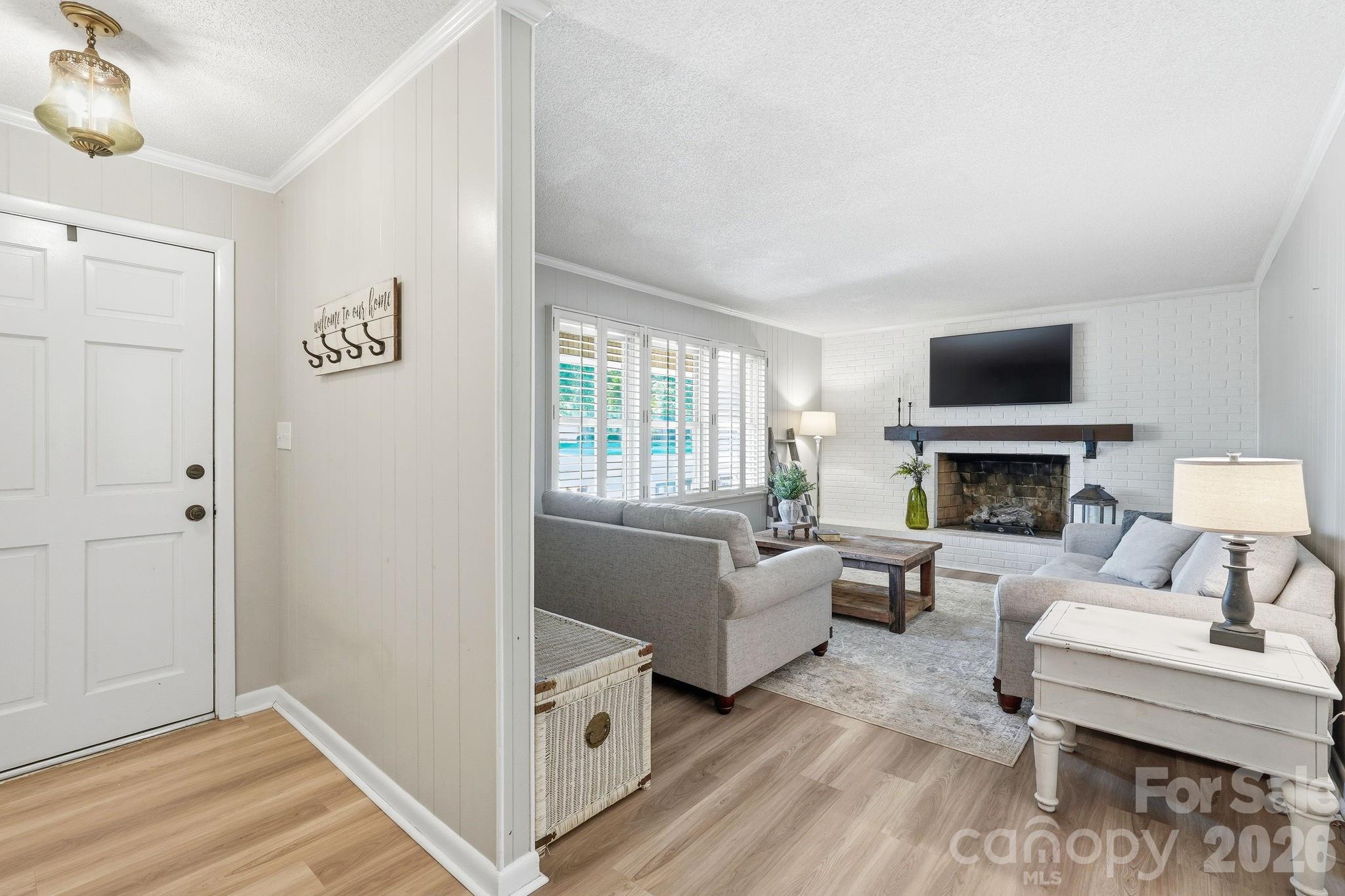 1556 Nottingham Drive — Newton
