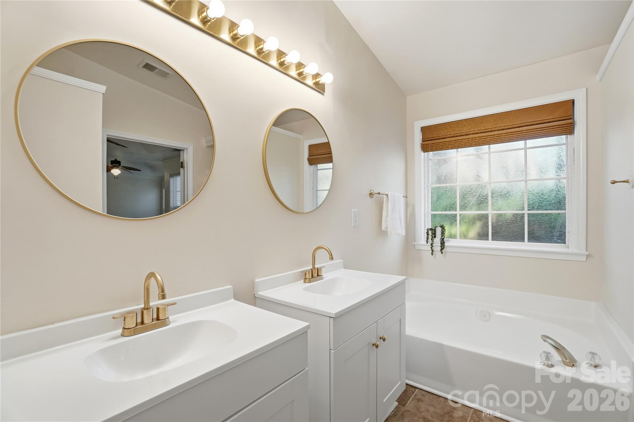 8805 Red Tail Court — Charlotte