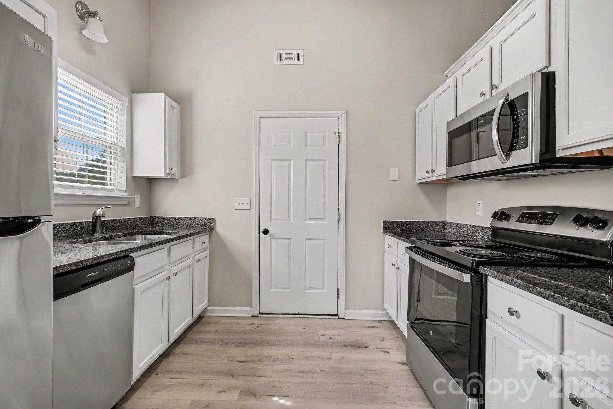 5463 Realtree Lane — Charlotte