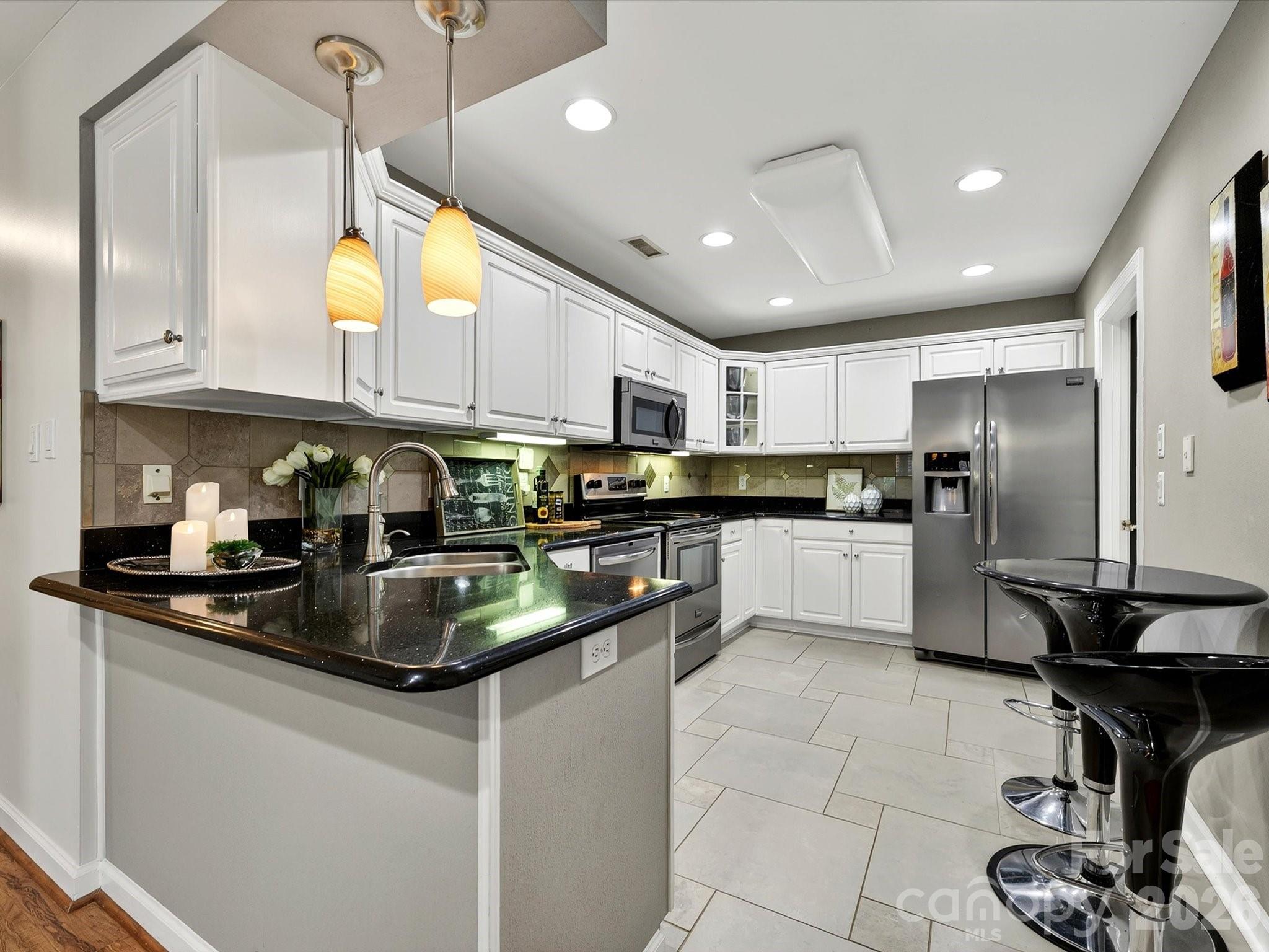 7444 Hurstbourne Green Drive — Charlotte