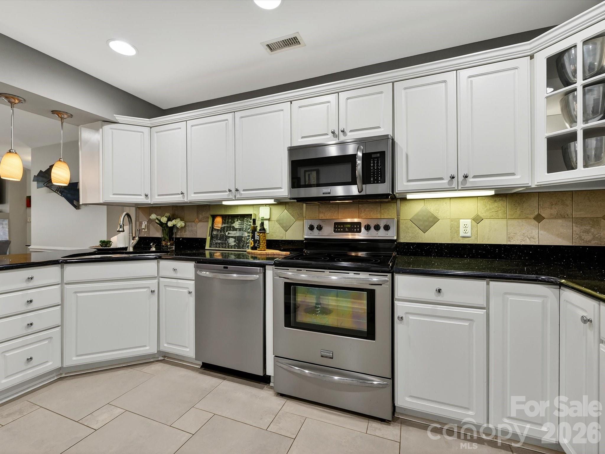 7444 Hurstbourne Green Drive — Charlotte