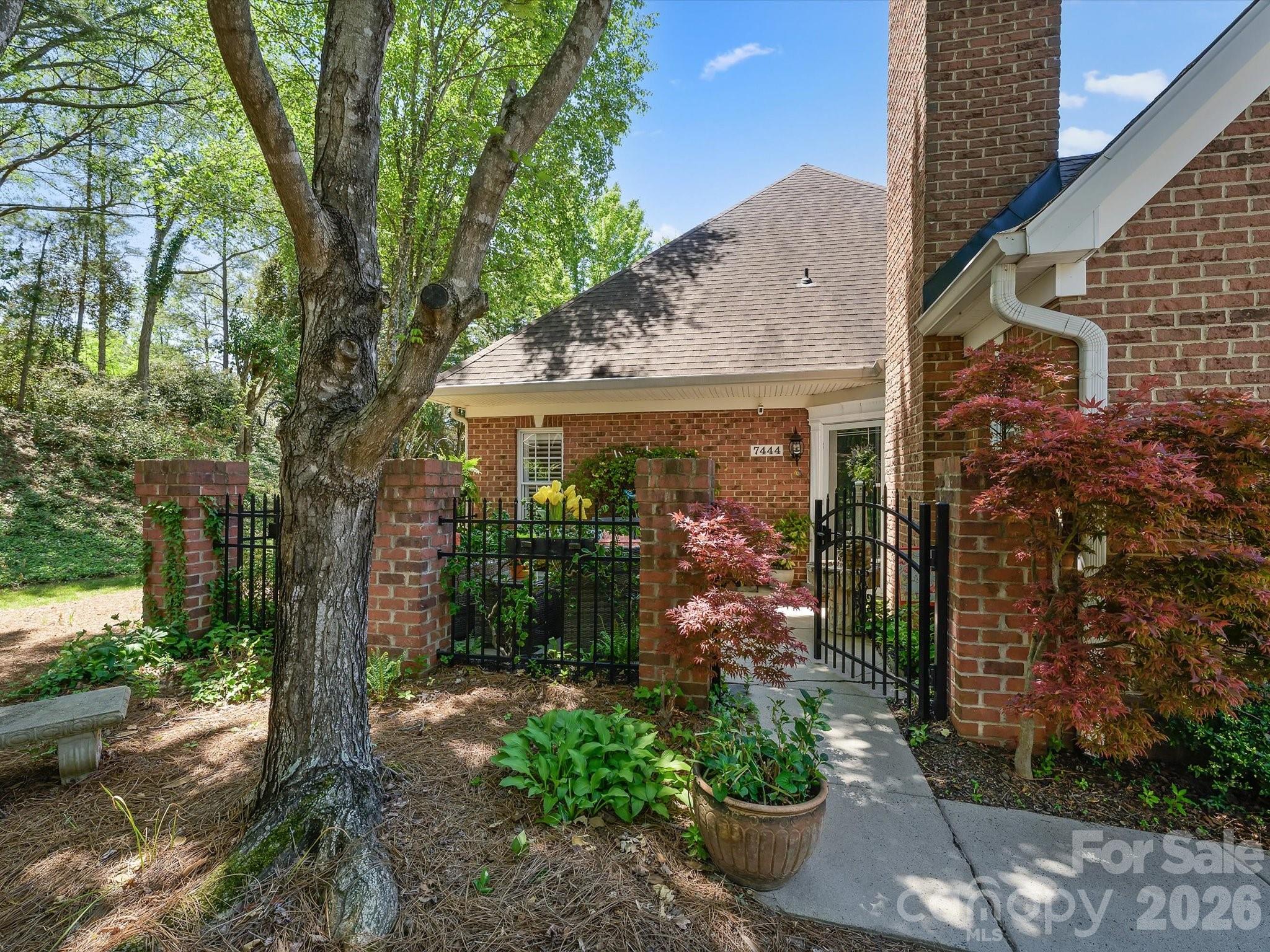 7444 Hurstbourne Green Drive — Charlotte