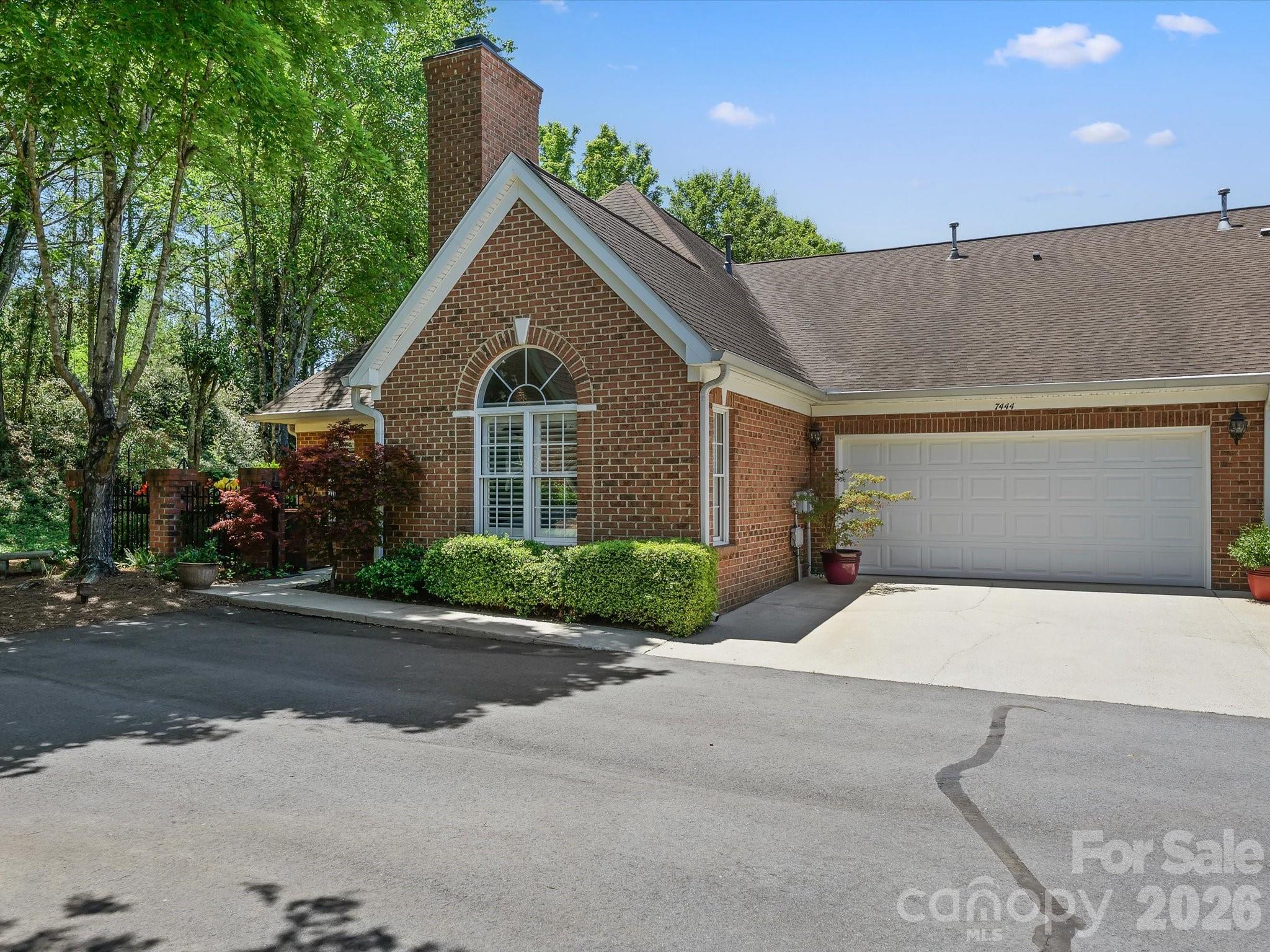 7444 Hurstbourne Green Drive — Charlotte
