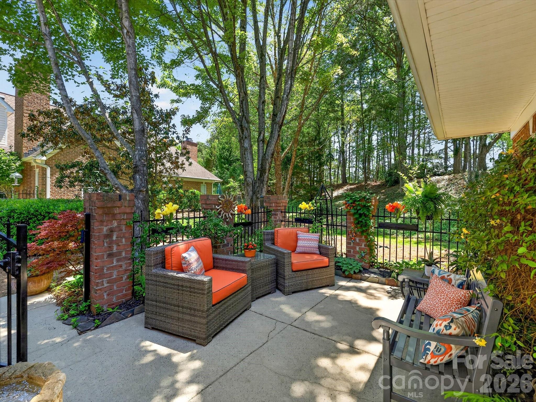 7444 Hurstbourne Green Drive — Charlotte