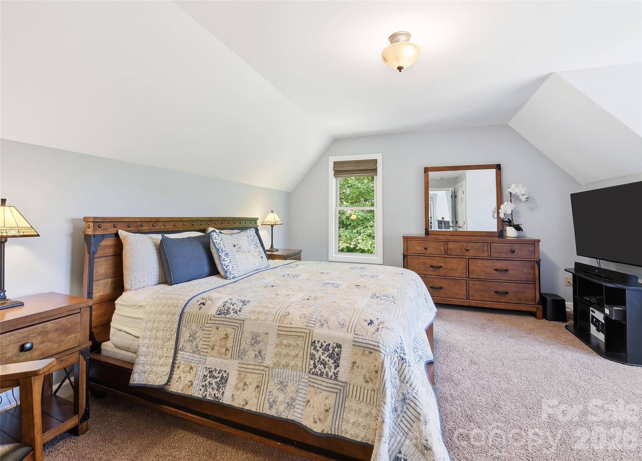 737 Traditions Way — Mars Hill