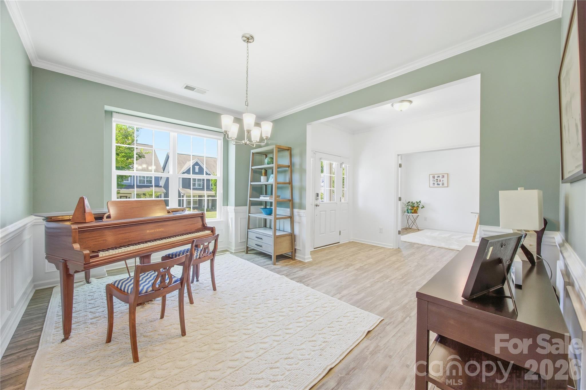 8113 Cornhill Avenue — Charlotte