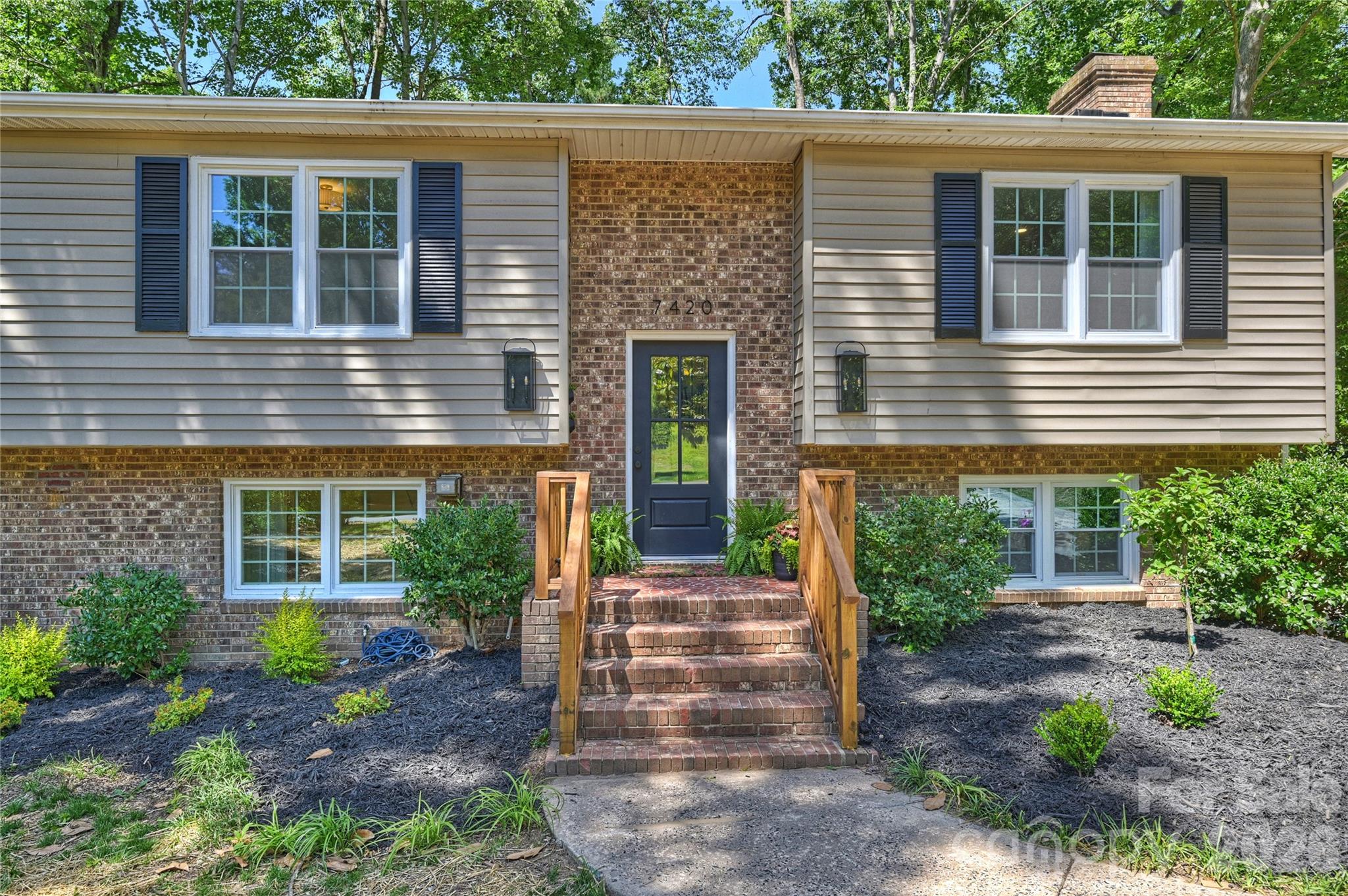 7420 Castlebar Road — Charlotte