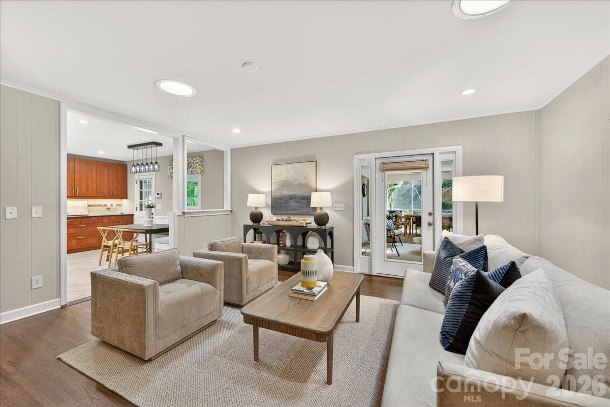 1128 Court Drive — Charlotte