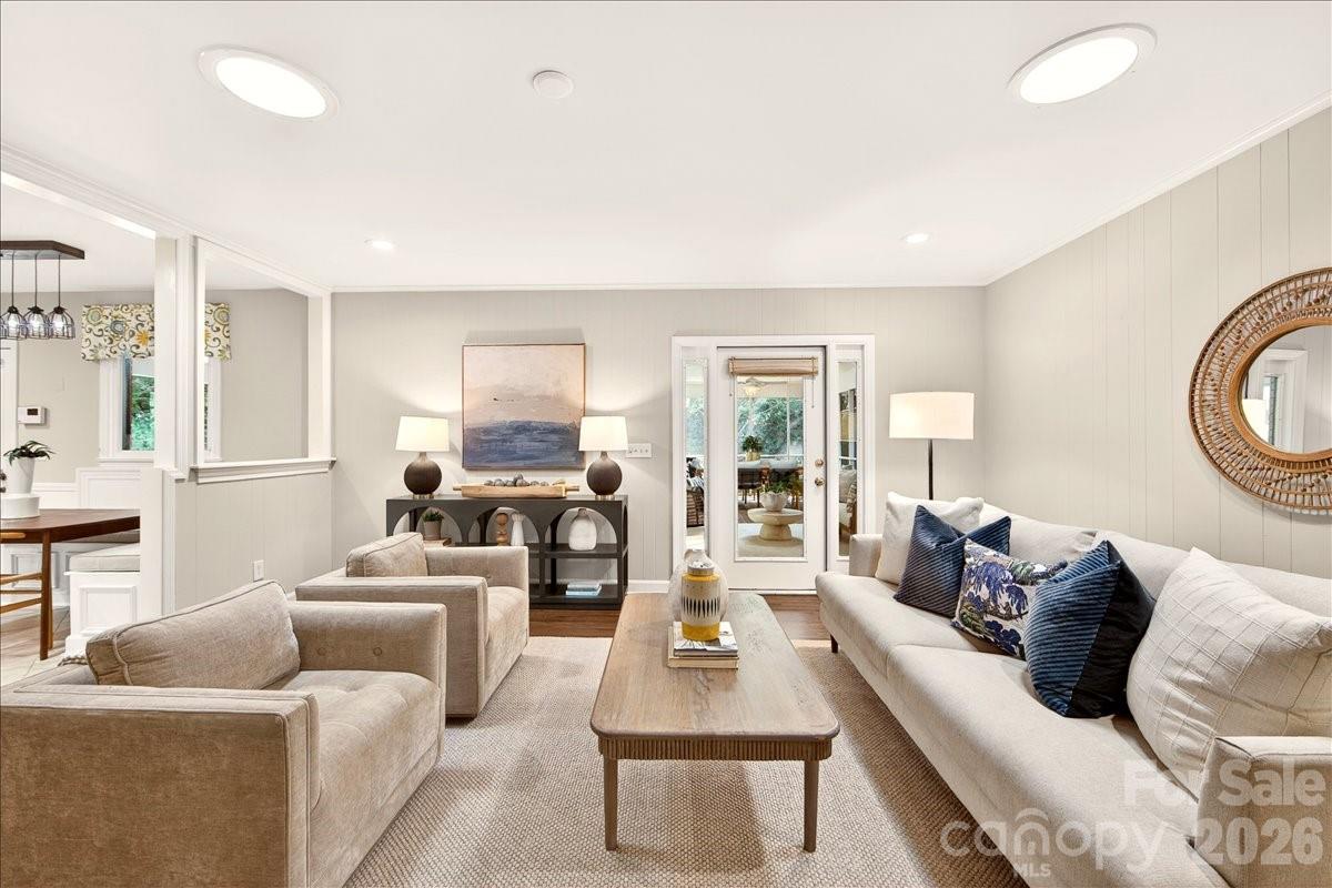 1128 Court Drive — Charlotte