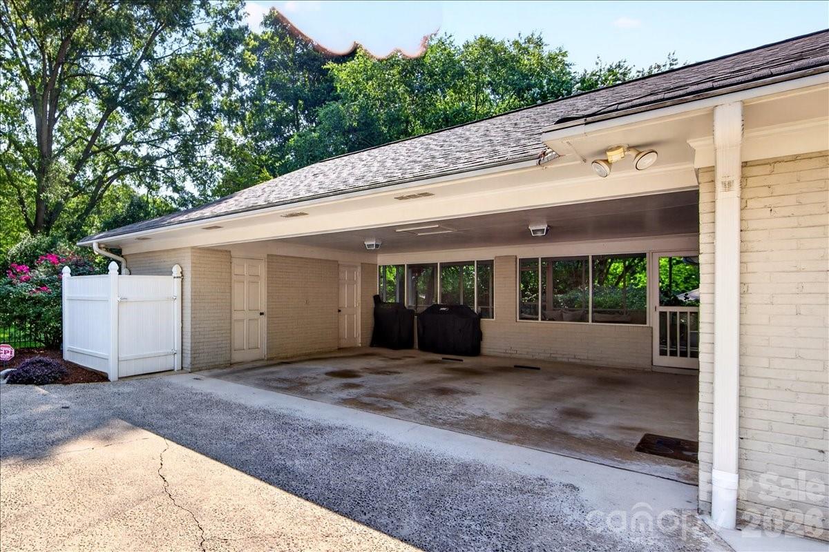 1128 Court Drive — Charlotte