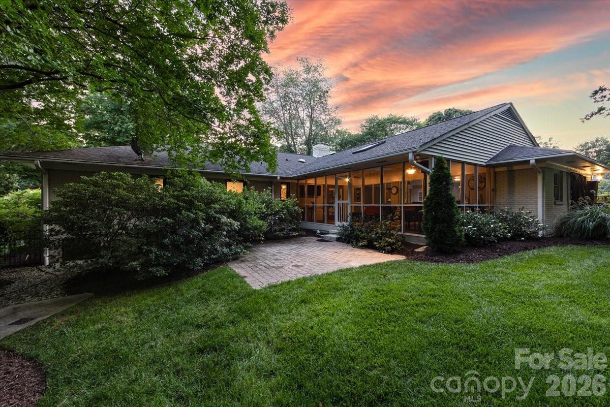 1128 Court Drive — Charlotte