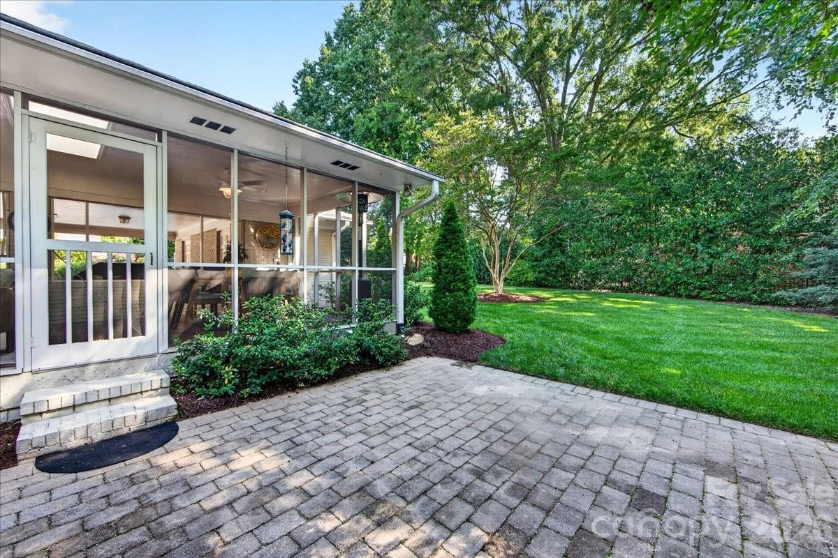 1128 Court Drive — Charlotte