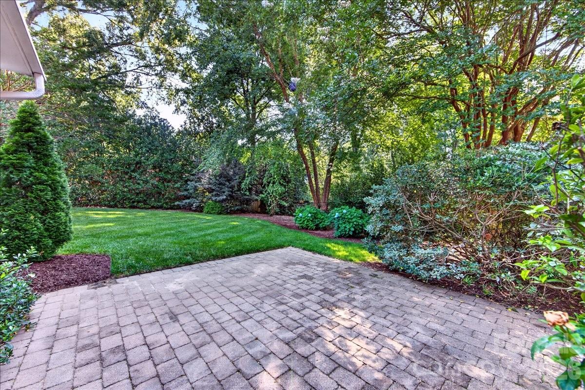 1128 Court Drive — Charlotte