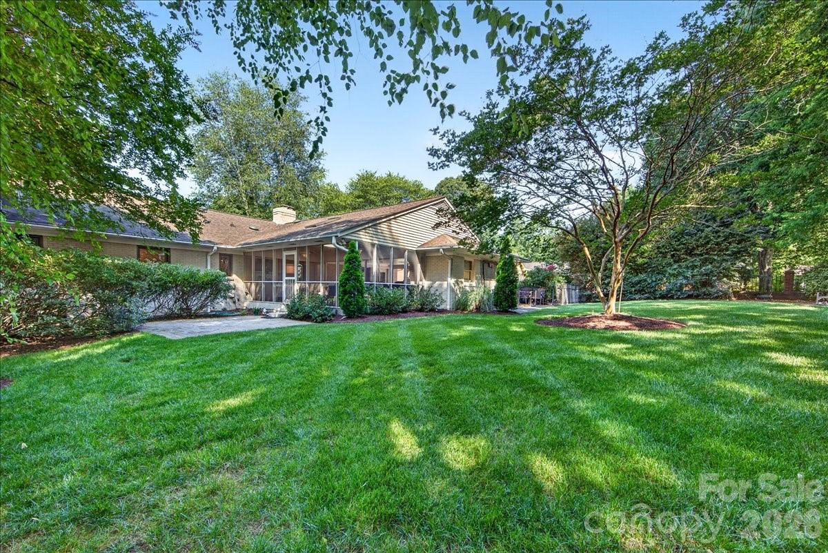 1128 Court Drive — Charlotte