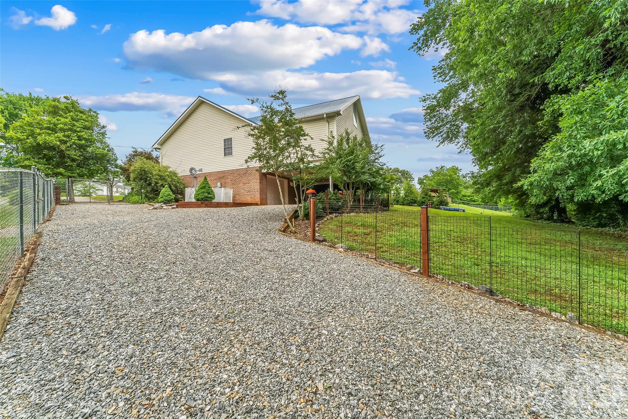183 Greenlea Circle — Taylorsville