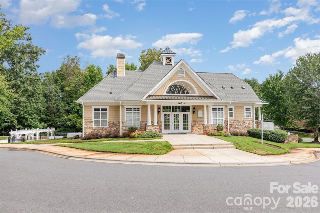 9806 Back Acre Drive — Charlotte
