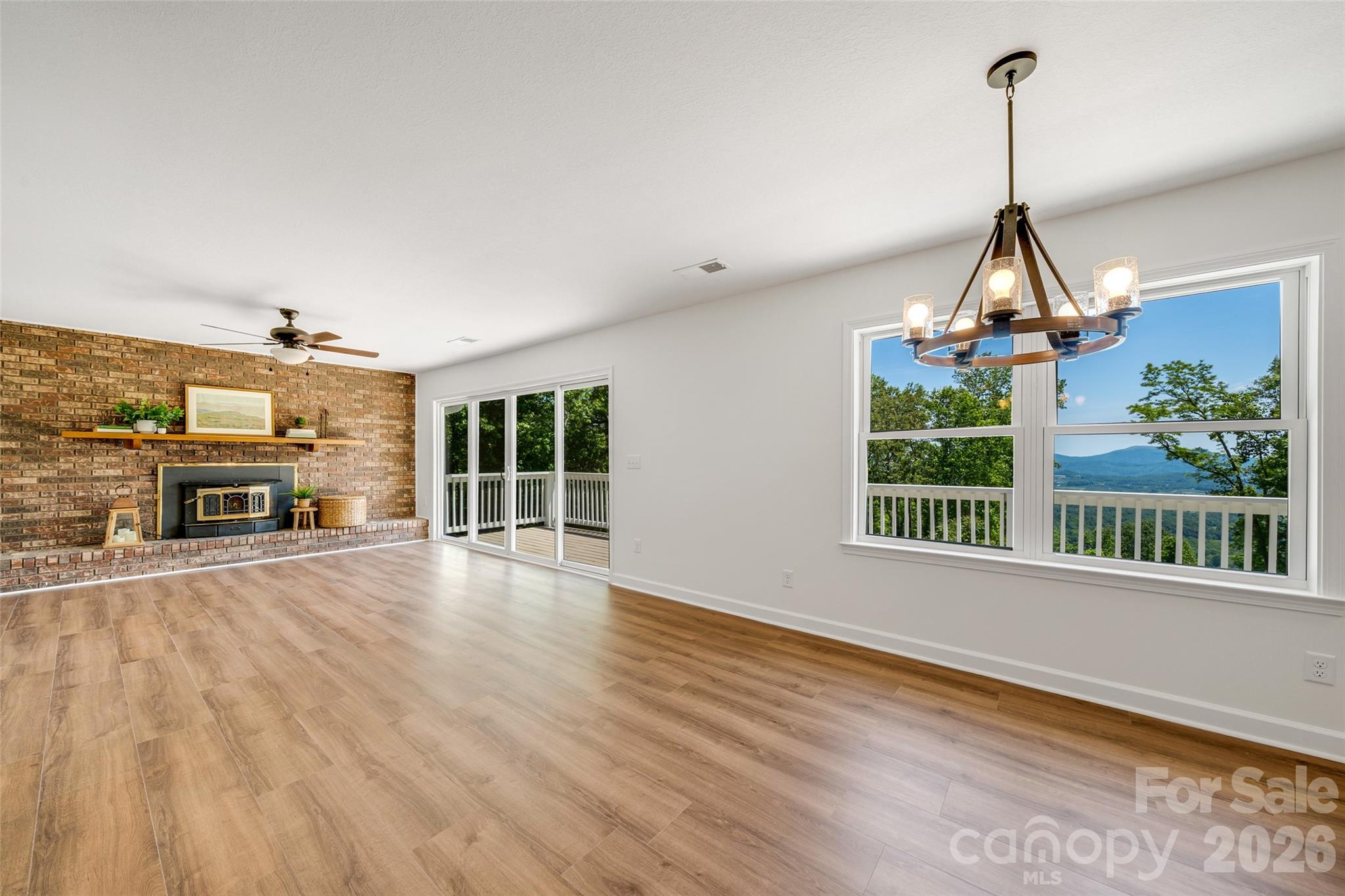 69 Milburn Lane — Hendersonville