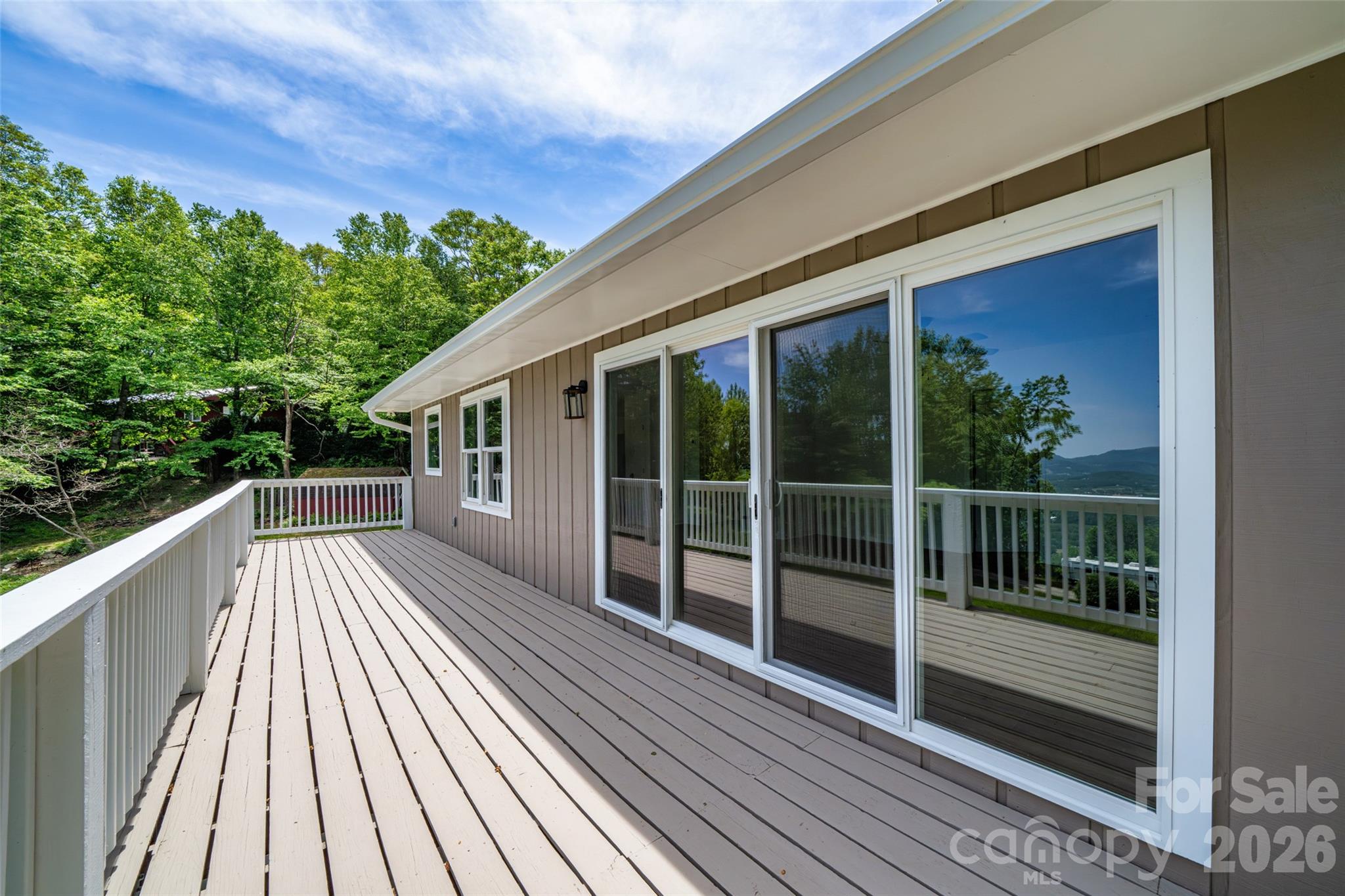 69 Milburn Lane — Hendersonville