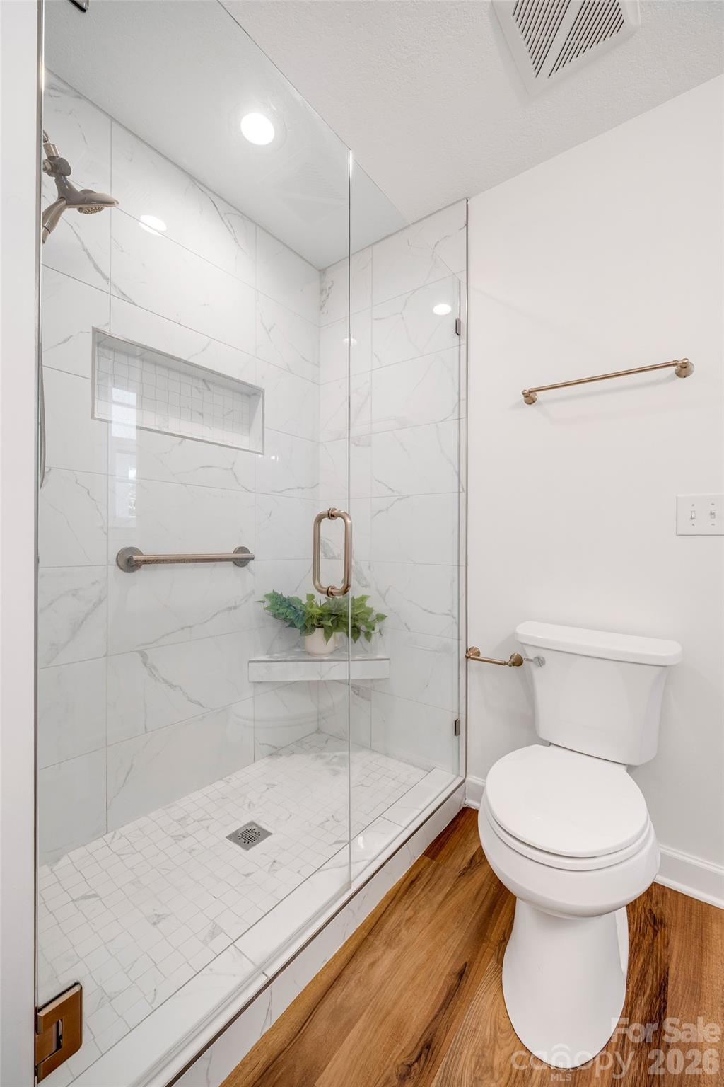 69 Milburn Lane — Hendersonville