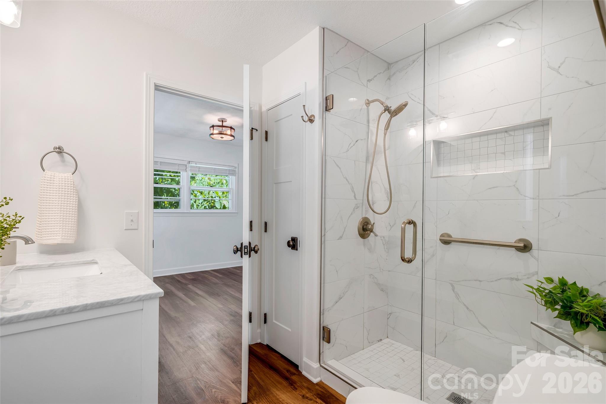 69 Milburn Lane — Hendersonville