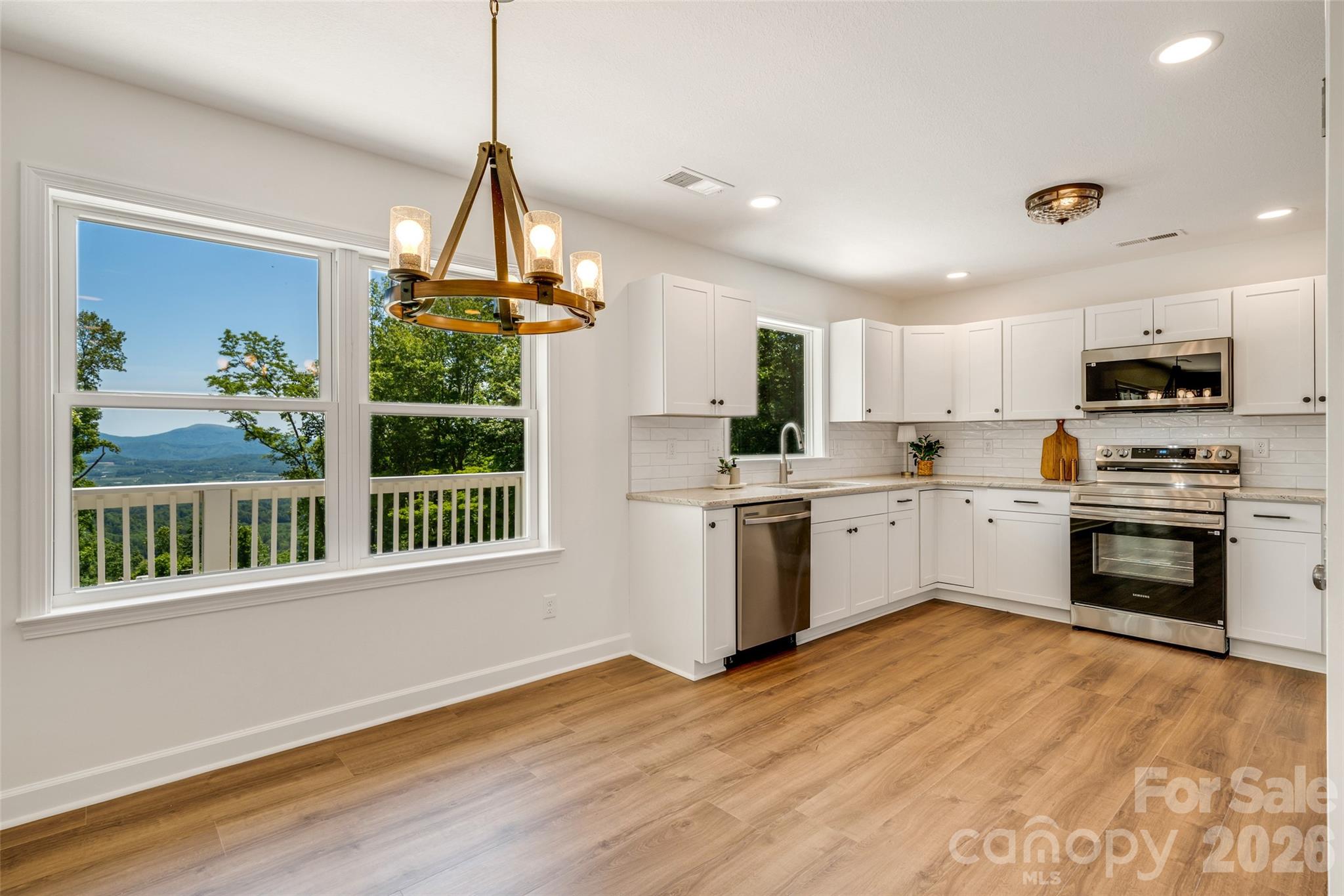 69 Milburn Lane — Hendersonville